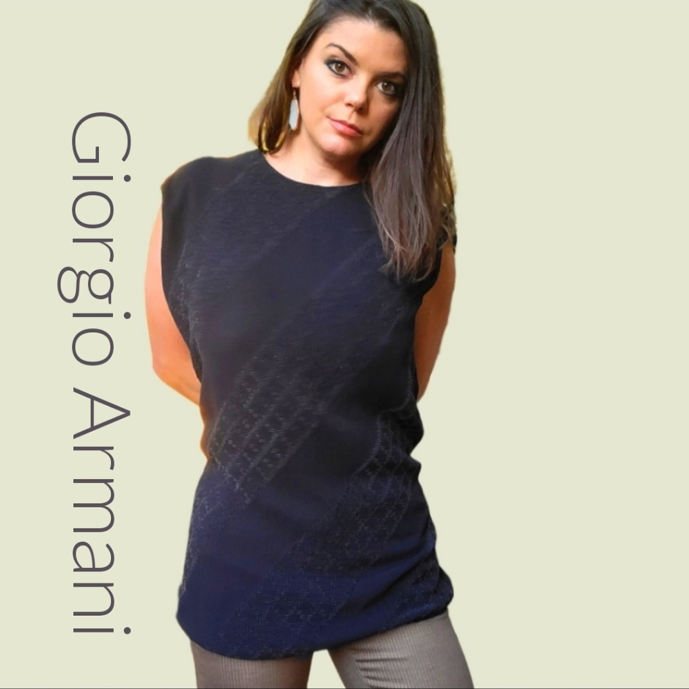 Giorgio Armani women's textured sleeveless dark navy blue blouse size: 42/6